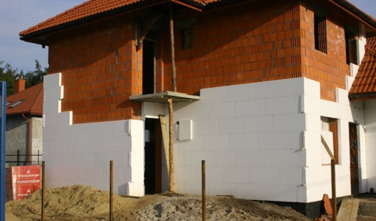 Утепление кирпичного дома пенопластом